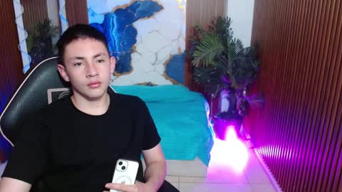 Snapshot of andres_tay chatting on April 13, 2026, 3:01 am andres_tay online show from April 13, 2026, 3:01 am