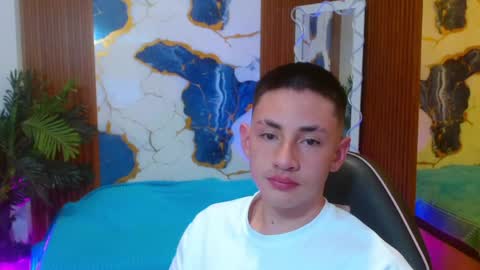 Snapshot of andres_tay chatting on April 17, 2026, 2:25 am andres_tay online show from April 17, 2026, 2:25 am