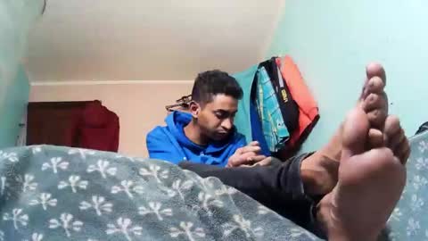 andrescaraballo18 online show from October 18, 2025, 5:43 am