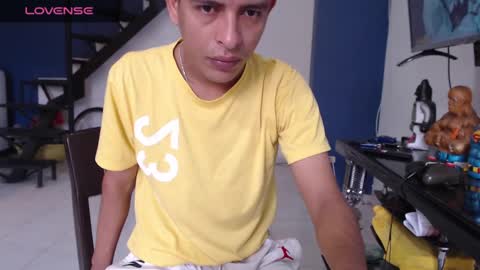 Snapshot of andressdean chatting on January 19, 2025, 6:32 pm Andres Dean online show from January 19, 2025, 6:32 pm