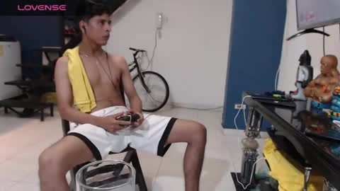 Snapshot of andressdean chatting on January 20, 2025, 3:37 am Andres Dean online show from January 20, 2025, 3:37 am