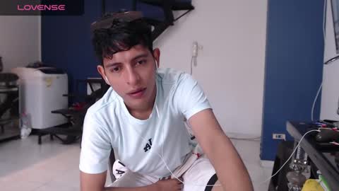 Snapshot of andressdean chatting on February 4, 2025, 8:17 pm Andres Dean online show from February 4, 2025, 8:17 pm