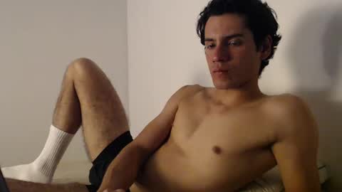 Snapshot of andrestorres0 chatting on January 3, 2025, 3:27 am Andres Torres online show from January 3, 2025, 3:27 am