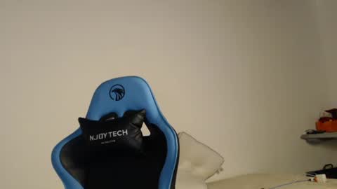 Snapshot of andrestorres0 chatting on February 12, 2025, 12:16 am Andres Torres online show from February 12, 2025, 12:16 am