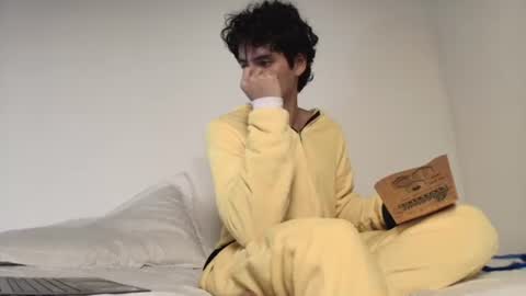 Snapshot of andrestorres0 chatting on February 21, 2025, 10:28 am Andres Torres online show from February 21, 2025, 10:28 am