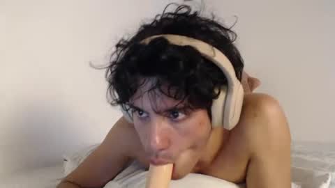 Snapshot of andrestorres0 chatting on February 24, 2025, 6:58 pm Andres Torres online show from February 24, 2025, 6:58 pm