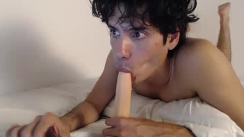 Snapshot of andrestorres0 chatting on February 25, 2025, 4:21 pm Andres Torres online show from February 25, 2025, 4:21 pm