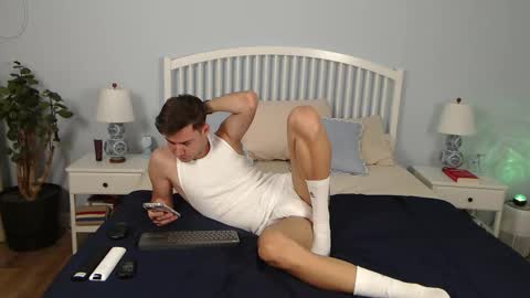 Snapshot of andrew2305 chatting on October 3, 2025, 8:55 am Justin Andrew online show from October 3, 2025, 8:55 am