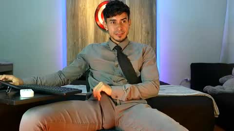 Andrew online show from November 7, 2025, 4:12 am