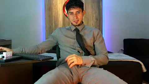 Andrew online show from November 14, 2025, 2:10 am