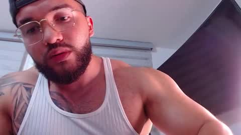 andrew_holden__ online show from February 4, 2026, 1:11 am