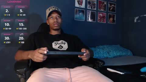 Snapshot of andrew_hoult chatting on January 22, 2025, 10:05 pm Andrew online show from January 22, 2025, 10:05 pm