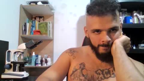 Snapshot of andrew_jaay chatting on October 31, 2025, 1:28 am andrew_jaay online show from October 31, 2025, 1:28 am