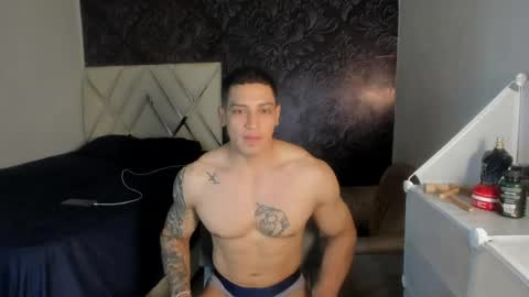 andrew_jhones online show from May 30, 2026, 5:37 am