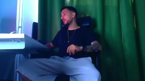 Snapshot of andrewbanner chatting on April 27, 2026, 5:49 am MasterRomania online show from April 27, 2026, 5:49 am
