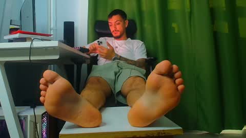 Snapshot of andrewbanner chatting on June 6, 2026, 5:45 am MasterRomania online show from June 6, 2026, 5:45 am