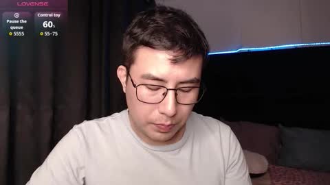 andrewmhilton_ online show from February 1, 2026, 7:18 am