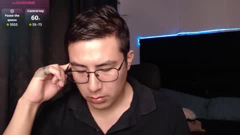 andrewmhilton_ online show from February 8, 2026, 6:17 am