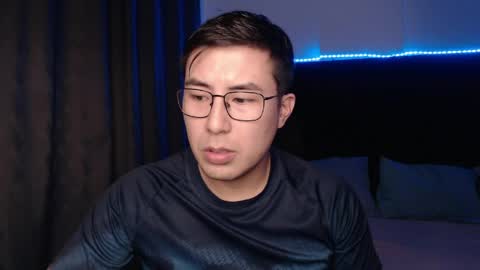 andrewmhilton_ online show from April 4, 2026, 6:22 am