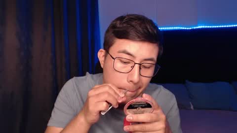 andrewmhilton_ online show from April 7, 2026, 6:14 am