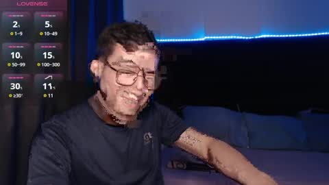 andrewmhilton_ online show from April 8, 2026, 11:59 pm