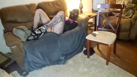 andrewo4277 online show from December 12, 2024, 2:48 am