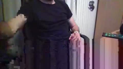 andrewpc192 online show from April 7, 2026, 9:37 pm