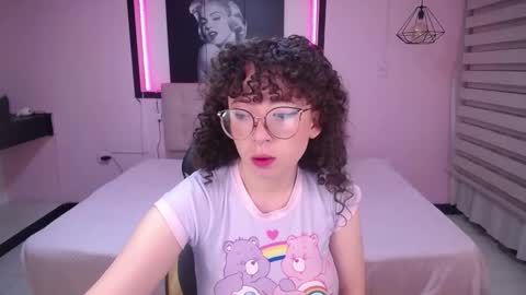 androm3da_ online show from December 2, 2025, 2:06 am