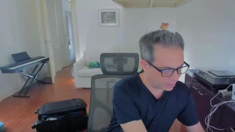 Snapshot of andy0pandi chatting on February 7, 2025, 4:35 pm Andrew online show from February 7, 2025, 4:35 pm