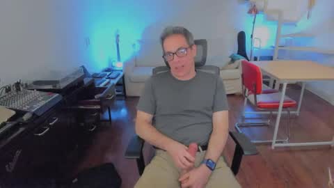 Snapshot of andy0pandi chatting on September 8, 2025, 4:28 pm Andrew online show from September 8, 2025, 4:28 pm