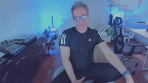 Snapshot of andy0pandi chatting on November 6, 2025, 4:19 pm Andrew online show from November 6, 2025, 4:19 pm