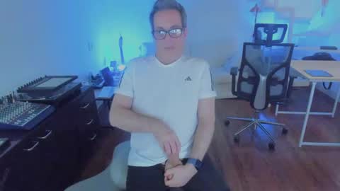 Andrew online show from November 15, 2025, 10:23 am