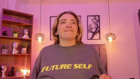 andy_and_emma online show from December 10, 2024, 4:06 pm