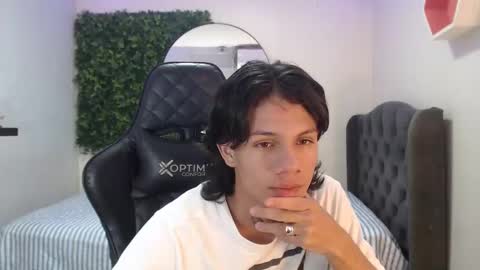 andy_dan1 online show from January 21, 2025, 7:28 pm