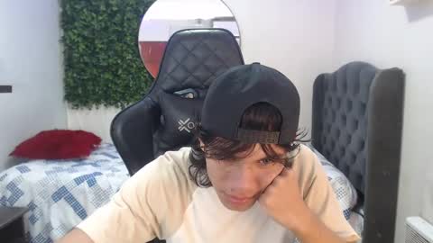 andy_dan1 online show from February 4, 2025, 2:53 pm