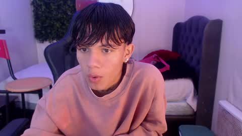 andy_dan1 online show from February 25, 2025, 12:34 pm