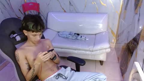 andy_dan1 online show from April 8, 2026, 8:31 pm