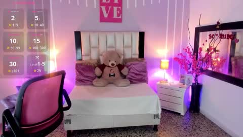 Andrea online show from November 25, 2025, 1:11 pm