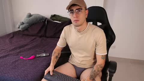 Snapshot of andy_shaaw chatting on March 7, 2025, 1:18 pm Andres online show from March 7, 2025, 1:18 pm