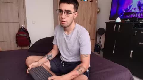 Snapshot of andy_shaaw chatting on January 8, 2026, 1:24 pm Andres online show from January 8, 2026, 1:24 pm