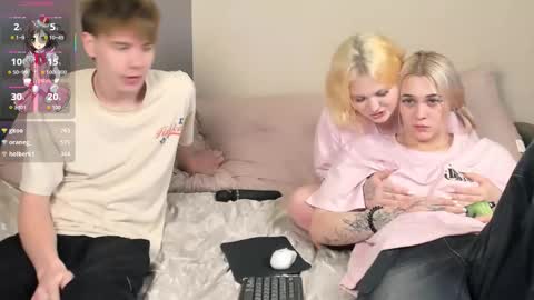 Mandy and Andy online show from October 5, 2025, 12:31 am