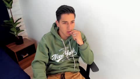 Snapshot of andyjoy_ chatting on January 10, 2025, 11:43 am Andy Joy online show from January 10, 2025, 11:43 am