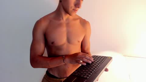 Snapshot of andyjoy_ chatting on January 10, 2025, 5:56 pm Andy Joy online show from January 10, 2025, 5:56 pm