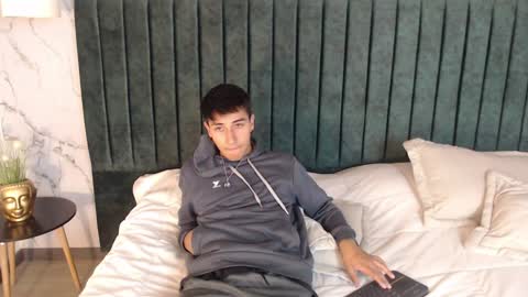 Snapshot of andyjoy_ chatting on January 12, 2025, 11:50 am Andy Joy online show from January 12, 2025, 11:50 am