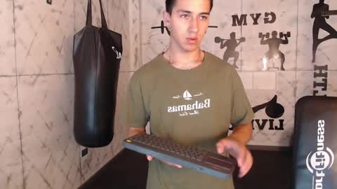 Snapshot of andyjoy_ chatting on January 17, 2025, 2:39 pm Andy Joy online show from January 17, 2025, 2:39 pm