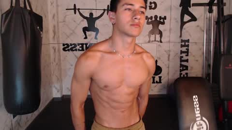 Snapshot of andyjoy_ chatting on January 17, 2025, 5:41 pm Andy Joy online show from January 17, 2025, 5:41 pm