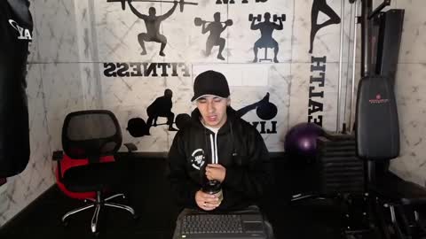 Snapshot of andyjoy_ chatting on January 27, 2025, 11:43 am Andy Joy online show from January 27, 2025, 11:43 am