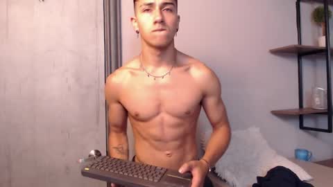 Snapshot of andyjoy_ chatting on January 31, 2025, 4:48 pm Andy Joy online show from January 31, 2025, 4:48 pm