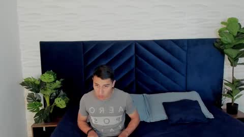 Snapshot of andyjoy_ chatting on February 12, 2025, 11:29 am Andy Joy online show from February 12, 2025, 11:29 am