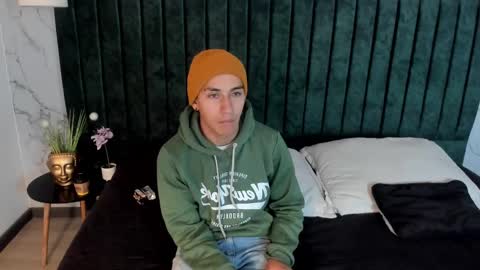 Snapshot of andyjoy_ chatting on February 14, 2025, 10:28 am Andy Joy online show from February 14, 2025, 10:28 am